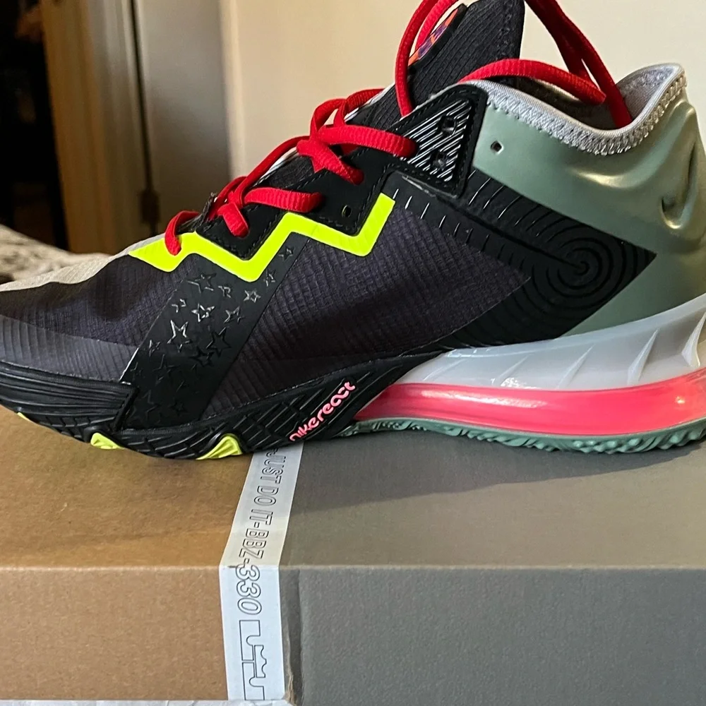 Brand New men’s 8.5 LABRON JAMES TOON SQUAD..
Light smoke grey multi color - Picture 9 of 11